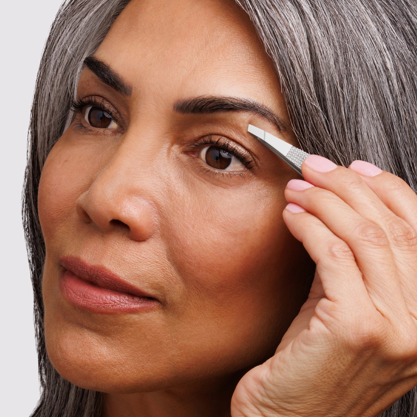 Tweezerman Wide Grip Slant Tweezer - Nex Beauty Supply