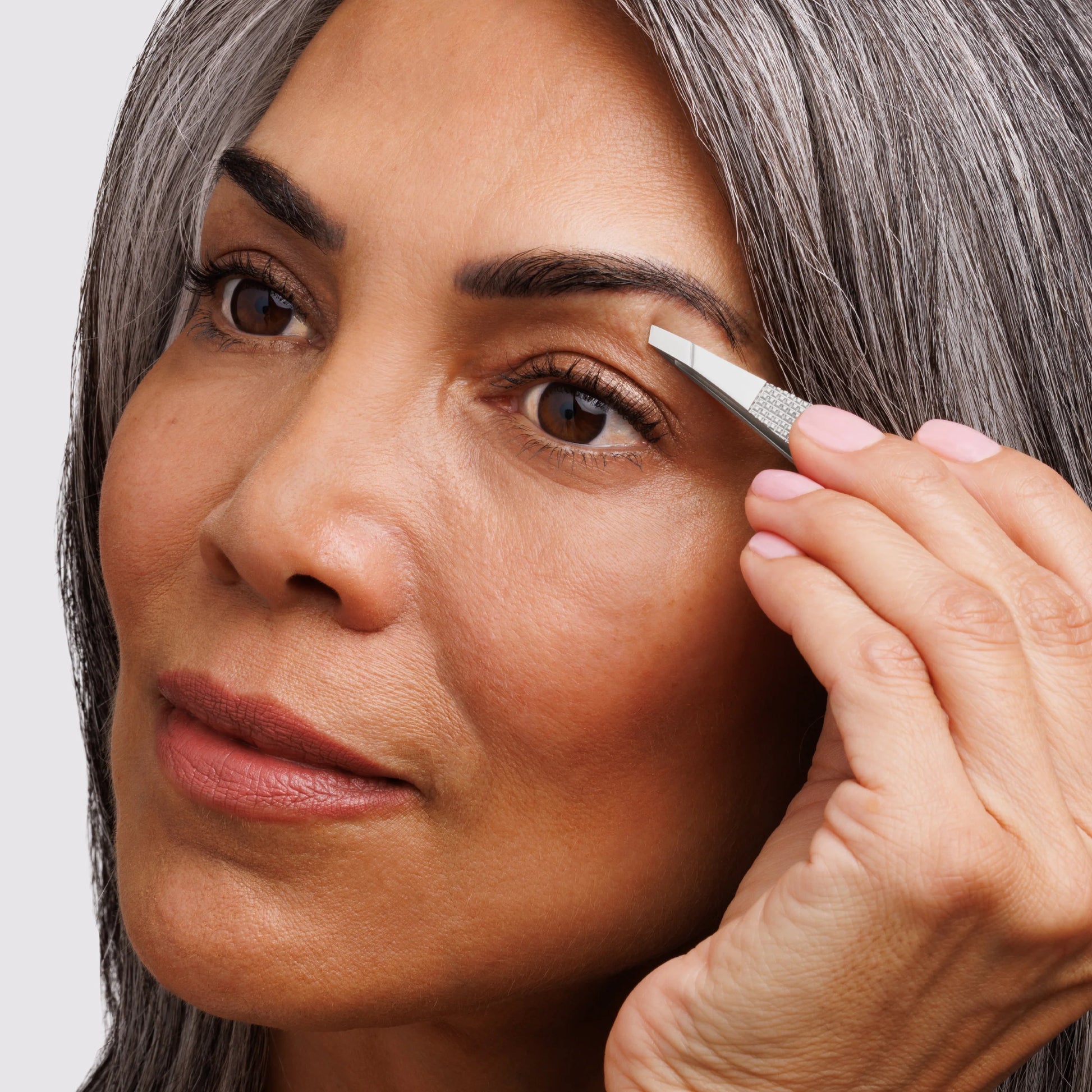 Tweezerman Wide Grip Slant Tweezer - Nex Beauty Supply